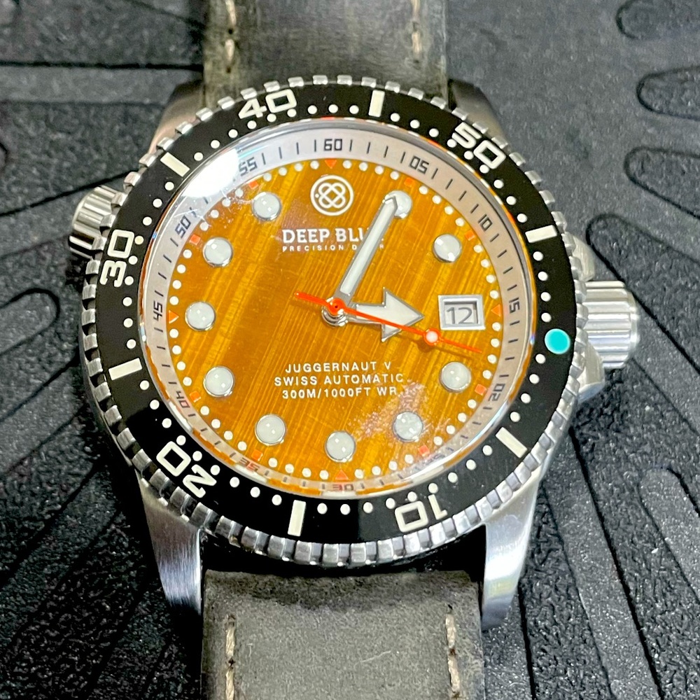 Deep Blue juggernaut 5 40 mm tiger eye exotic dial